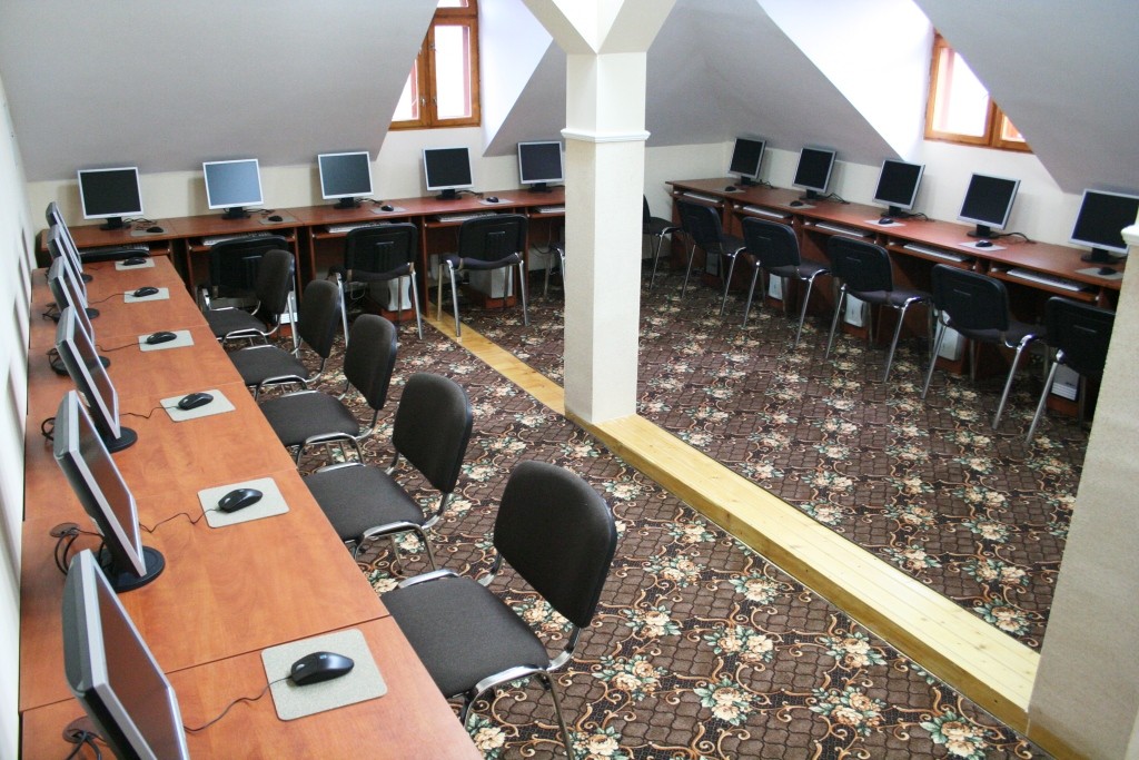 Classroom at Chernivtsi Institute where students learn Python and AI